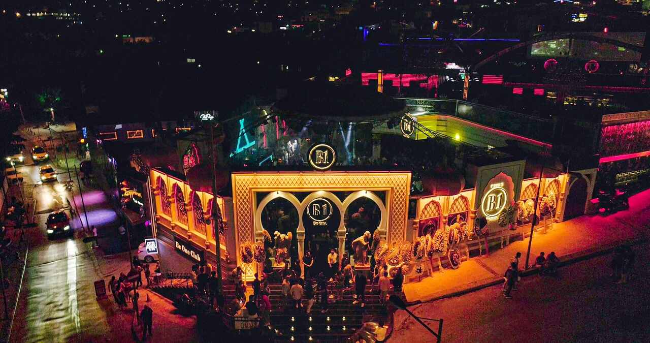 Bodrum Gece Kulüpleri: En İyi Clublar ve Müzik Performansları - Blog görseli Bodrum Gece Kulüpleri: En İyi Club ve Mekanlar Detaylı Liste adlı blog yazısına ait kapak görseli